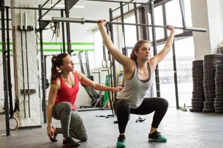 Tênis para academia feminino: saiba como escolher o seu