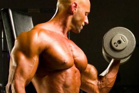 Treino de braço para fortalecer bíceps e tríceps para iniciantes