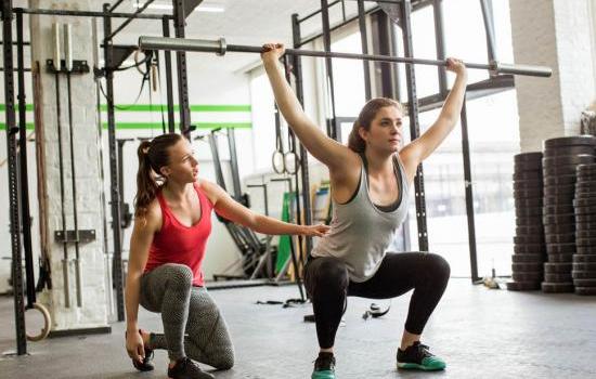 Tênis para academia feminino: saiba como escolher o seu