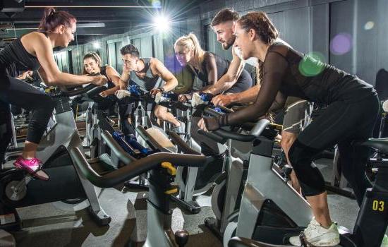 Spinning: como praticar para perder a barriga