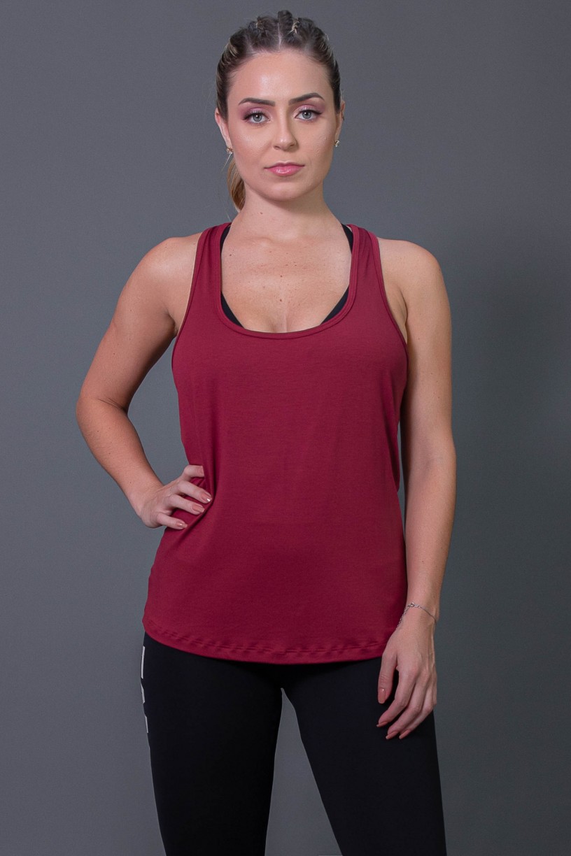 K2573-E_Camiseta_Fitness_com_Detalhe_em_Gota_nas_Costas_Vinho__Ref:_K2573-E