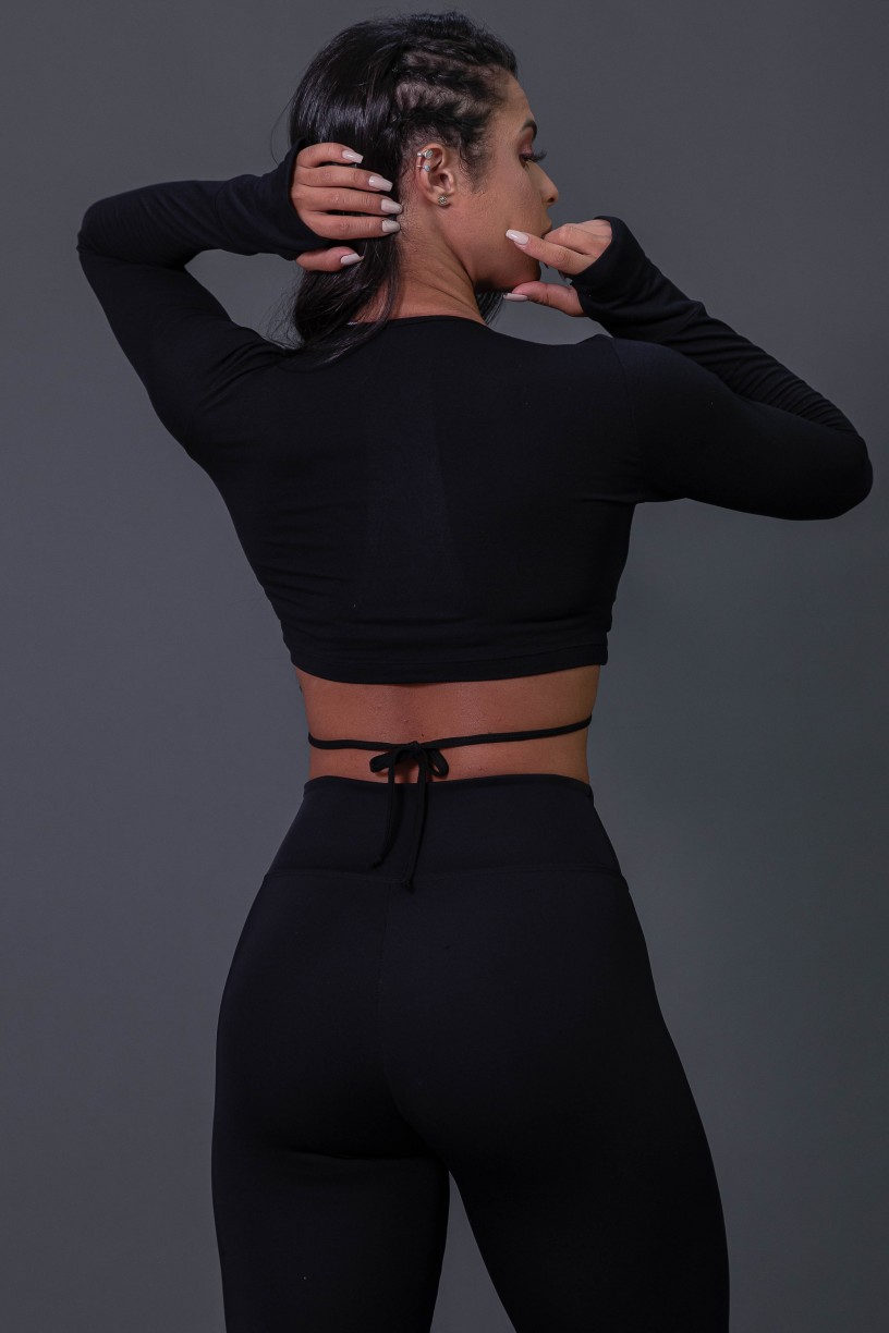 K2594-A_Cropped_Fitness_Manga_Longa_com_Detalhe_Franzido_Preto__Ref:_K2594-A