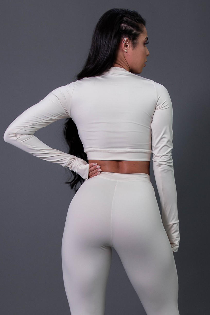 K2686-D_Cropped_Fitness_Manga_Longa_com_Silk_Off-White__Preto__Ref:_K2686-D