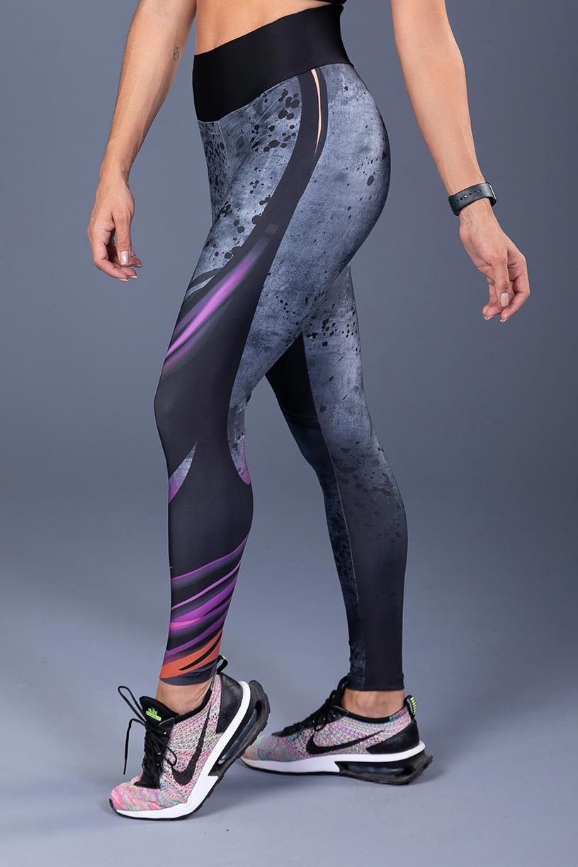 K3410-A_Calca_Legging_Estampa_Digital_com_Cos_Liso_Scratches__Preto__Ref:_K3410-A