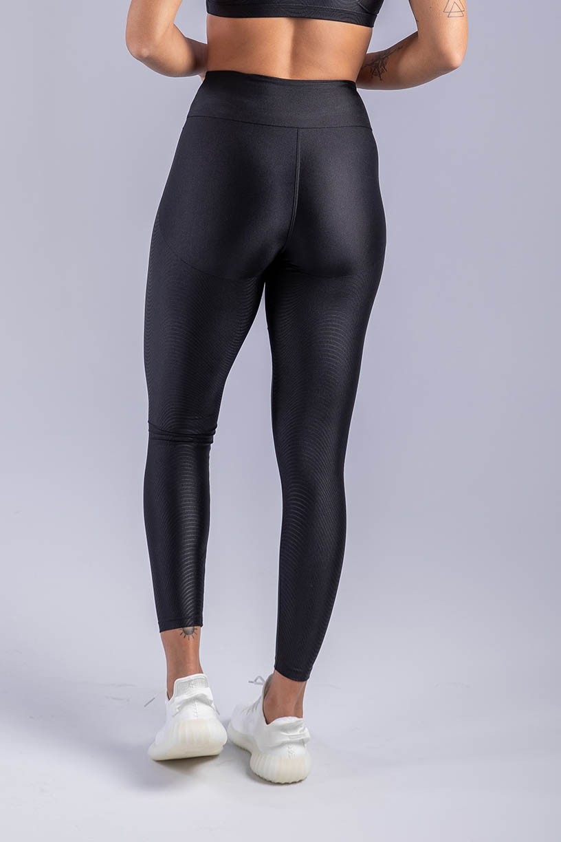 K3365-A_Calca_Legging_com_Recorte_Levanta_Bumbum_Preto__Ref:_K3365-A