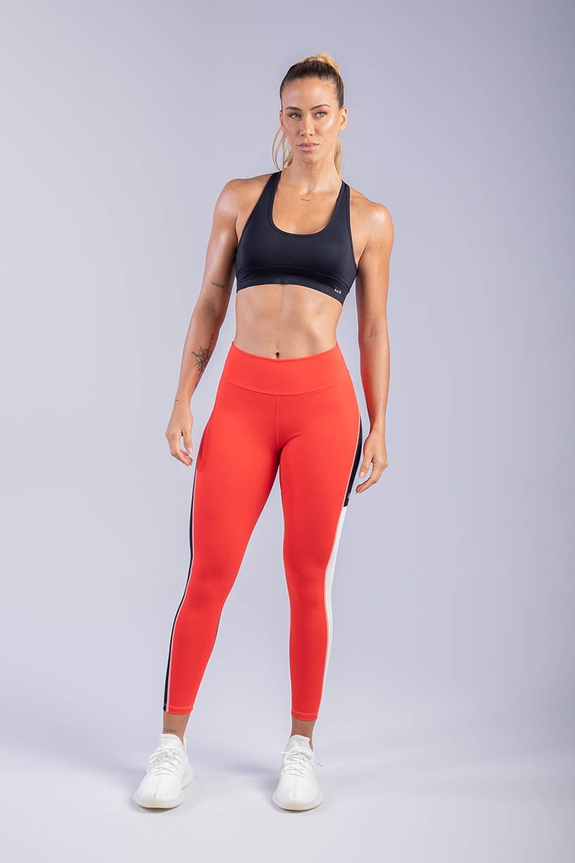 K3375-A_Calca_Legging_Tricolor_com_Recorte_Arredondado_Vermelho__Preto__Branco__Ref:_K3375-A