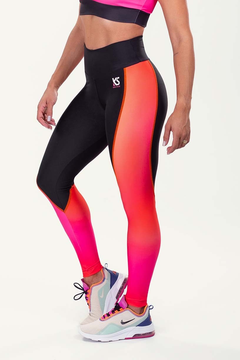 K3515-A_Calca_Legging_Lisa_com_Recorte_Simetrico_Estampa_Digital_Preto__Energy__Ref:_K3515-A