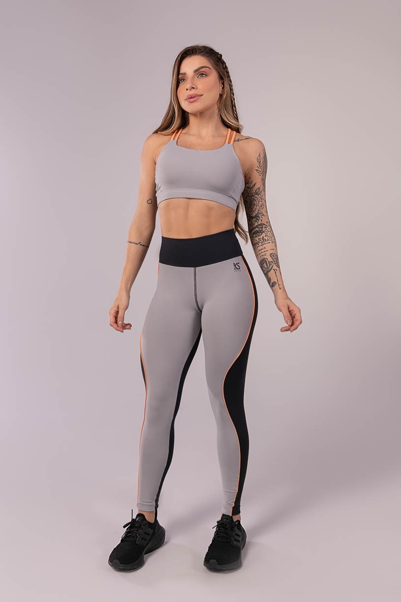 K3472-A_Calca_Legging_com_Recorte_em_S_Preto__Cinza__Laranja__Ref:_K3472-A