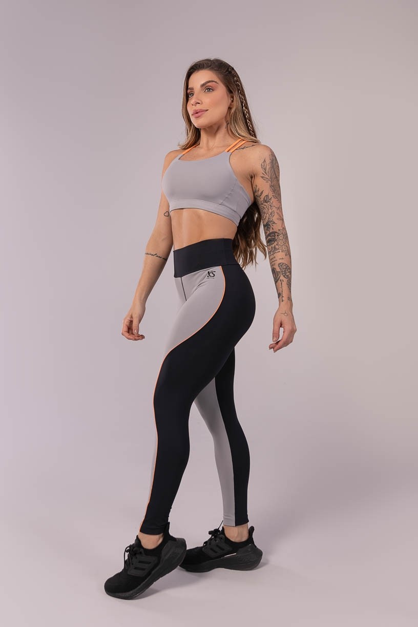 K3472-A_Calca_Legging_com_Recorte_em_S_Preto__Cinza__Laranja__Ref:_K3472-A