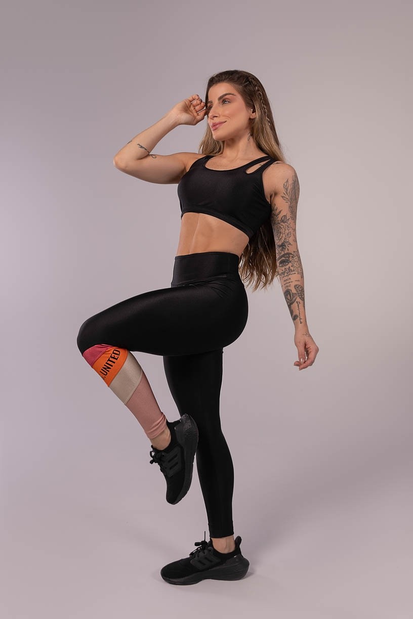 K3482-A_Calca_Legging_com_Recortes_Coloridos_Pespontados_Preto__Rosa__Laranja__Nude__Ref:_K3482-A