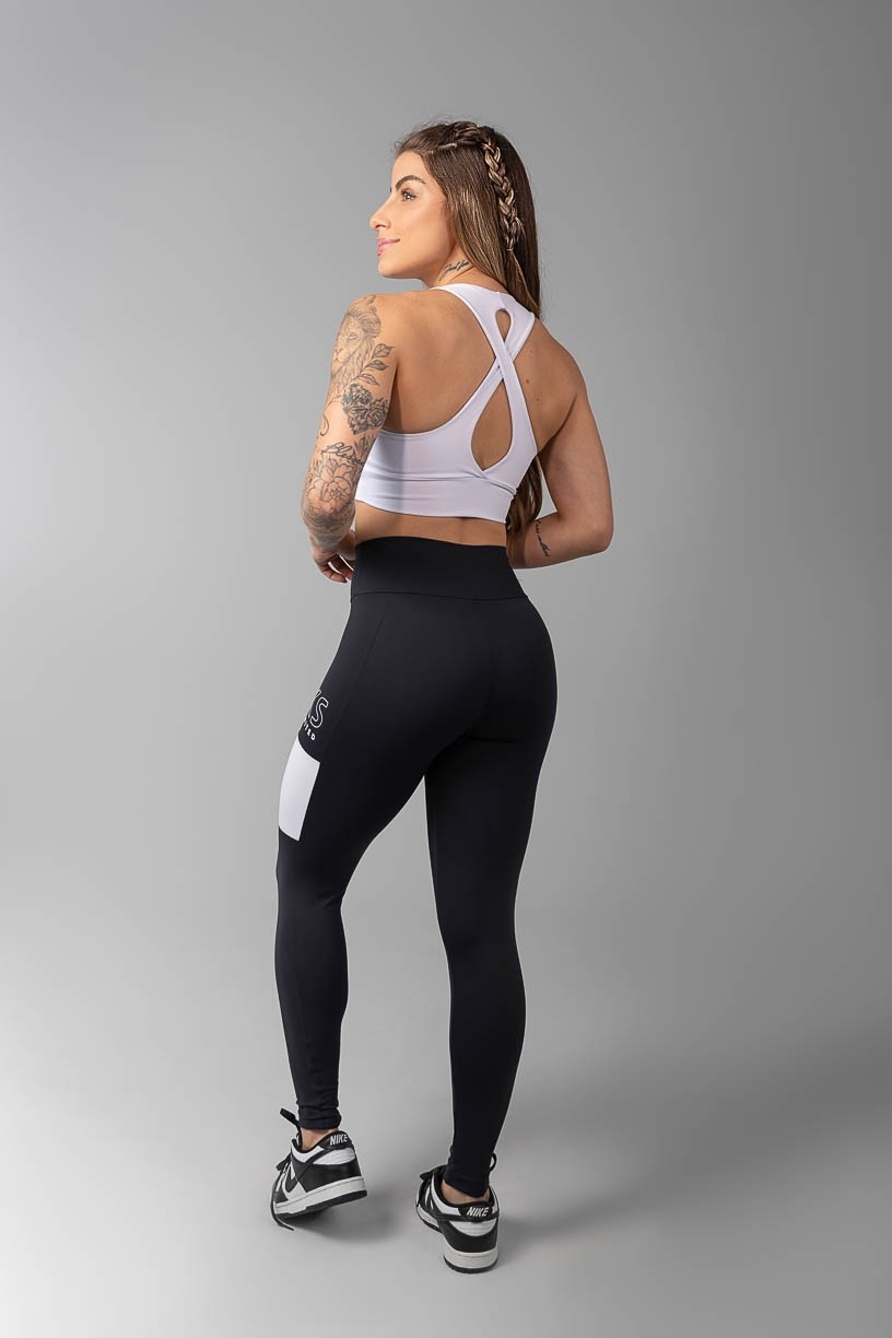 K3521-B_Calca_Legging_com_Recorte_Lateral_Preto__Branco__Ref:_K3521-B