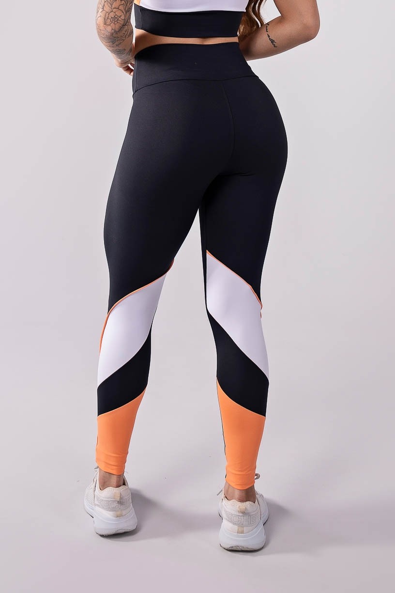 K3495-A_Calca_Legging_com_Recorte_Triplo_Preto__Coral__Branco__Ref:_K3495-A