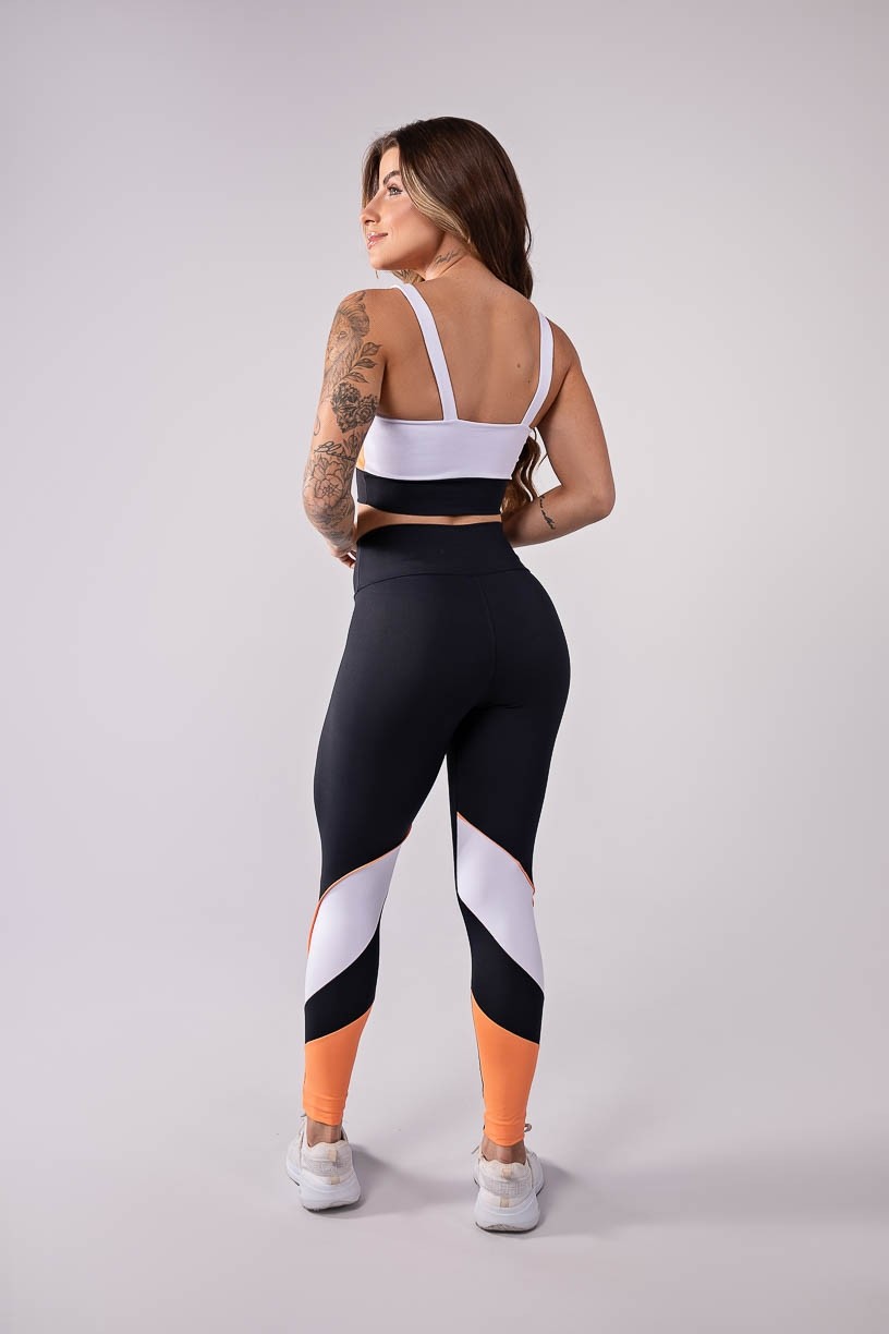 K3495-A_Calca_Legging_com_Recorte_Triplo_Preto__Coral__Branco__Ref:_K3495-A