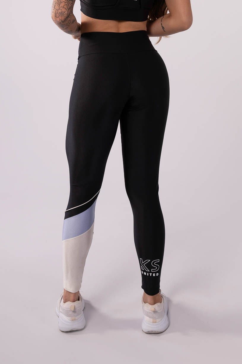 K3480-A_Calca_Legging_com_Recorte_e_Vivo_Assimetrico_Preto__Off-White__Azul_Claro__Ref:_K3480-A