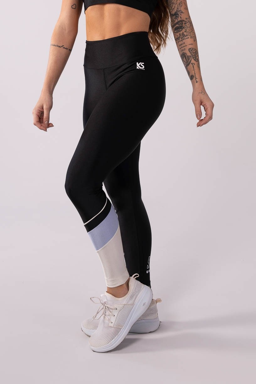 K3480-A_Calca_Legging_com_Recorte_e_Vivo_Assimetrico_Preto__Off-White__Azul_Claro__Ref:_K3480-A