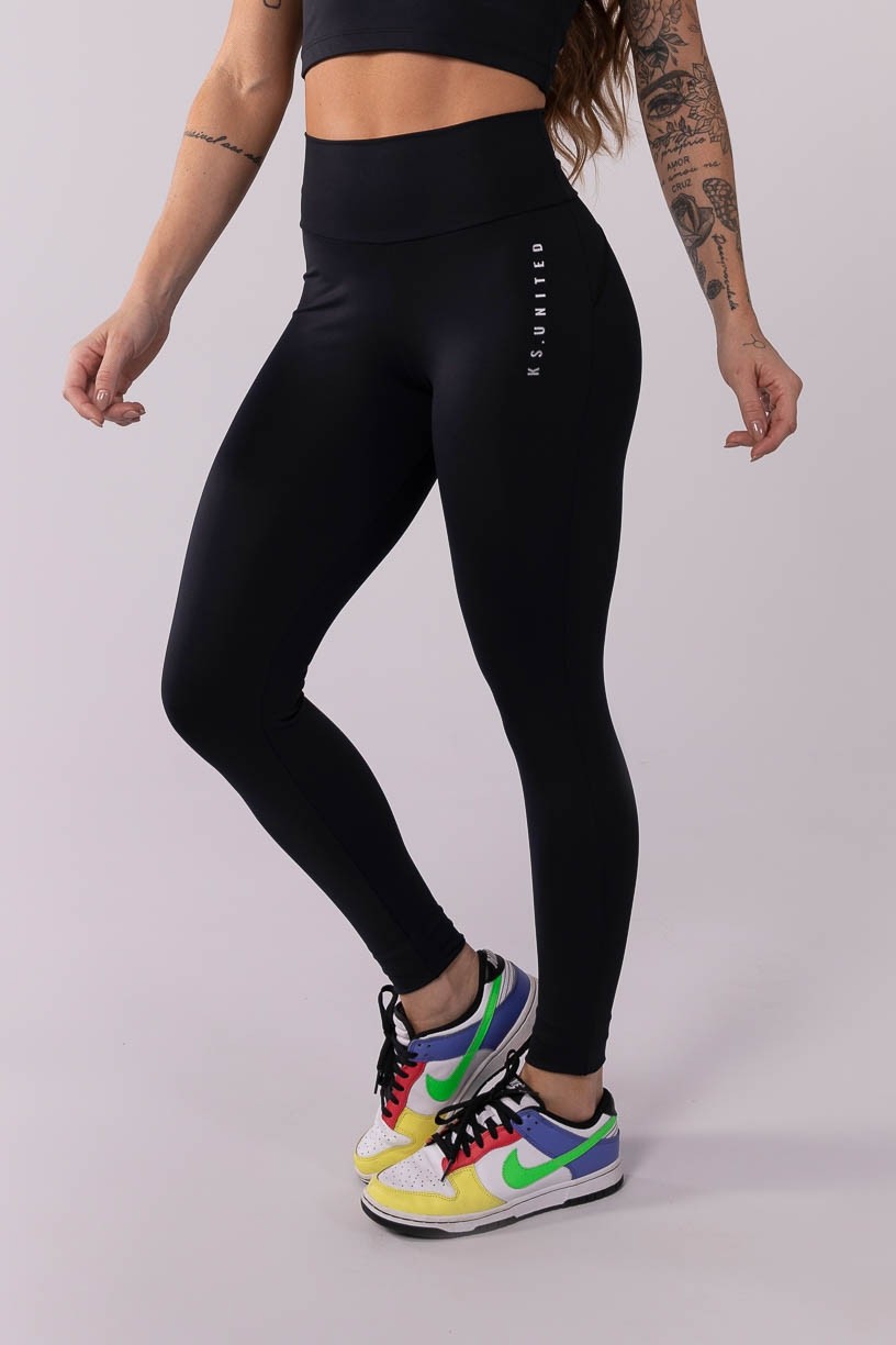 K3547-A_Calca_Legging_com_Recorte_no_Bumbum_Preto__Ref:_K3547-A