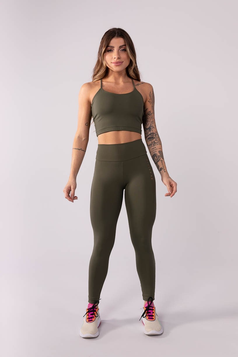 K3547-B_Calca_Legging_com_Recorte_no_Bumbum_Verde_Militar__Ref:_K3547-B