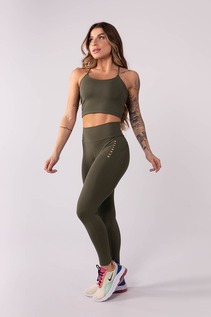 K3547-B_Calca_Legging_com_Recorte_no_Bumbum_Verde_Militar__Ref:_K3547-B