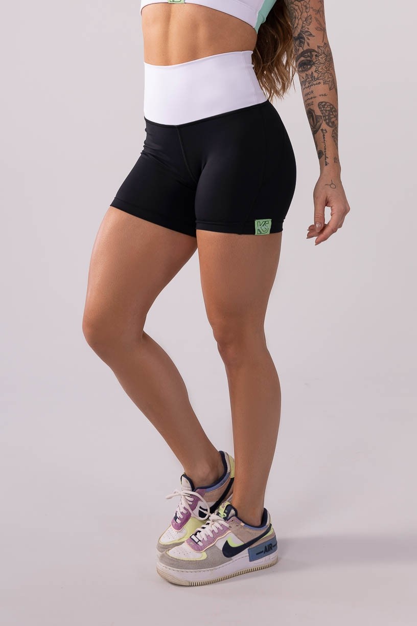 K3518-E_Short_com_Recortes_e_Cos_Alto_Preto__Branco__Verde_Claro__Ref:_K3518-E