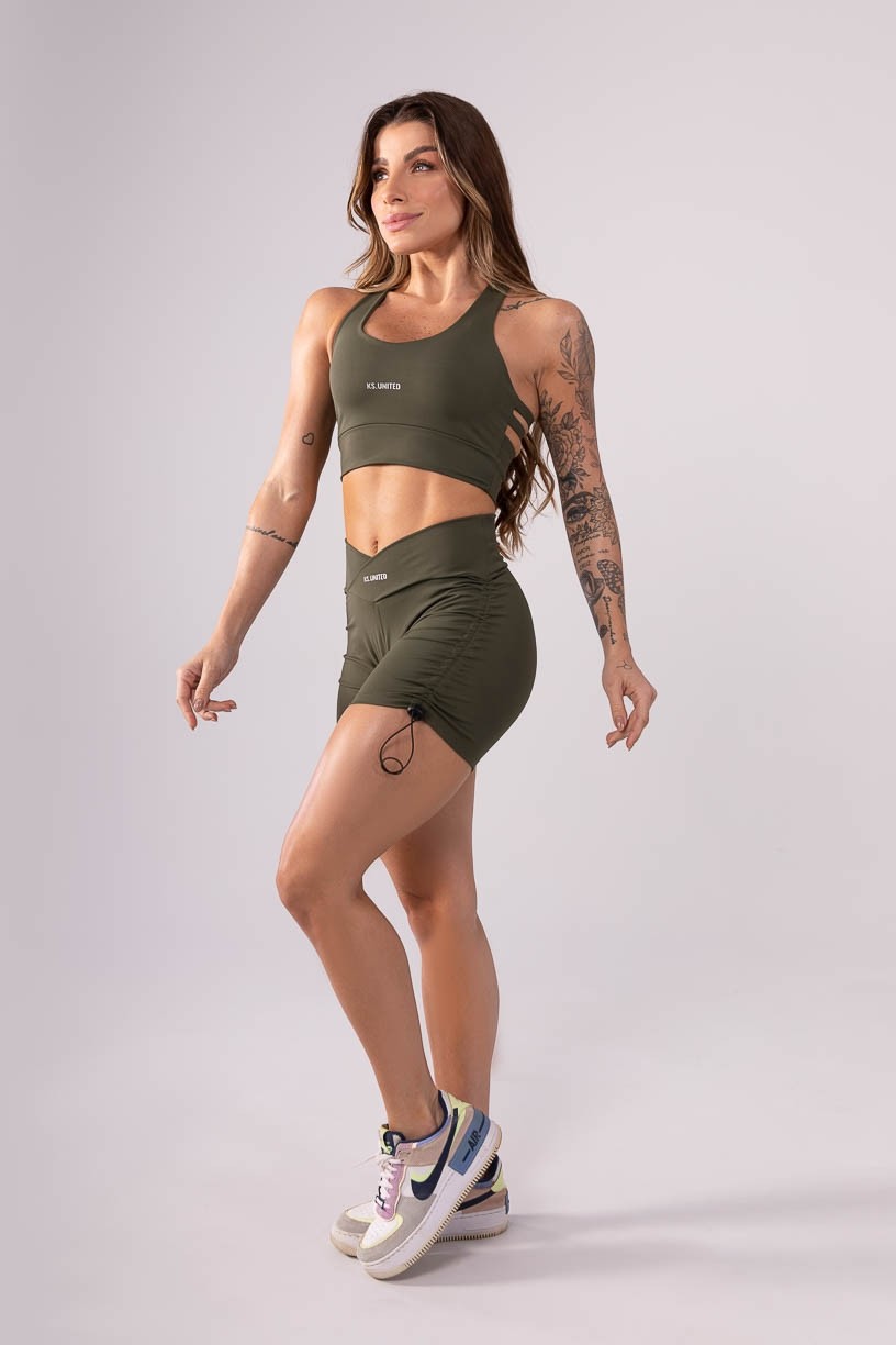 K3544-C_Short_com_Franzido_Lateral_Verde_Militar__Ref:_K3544-C