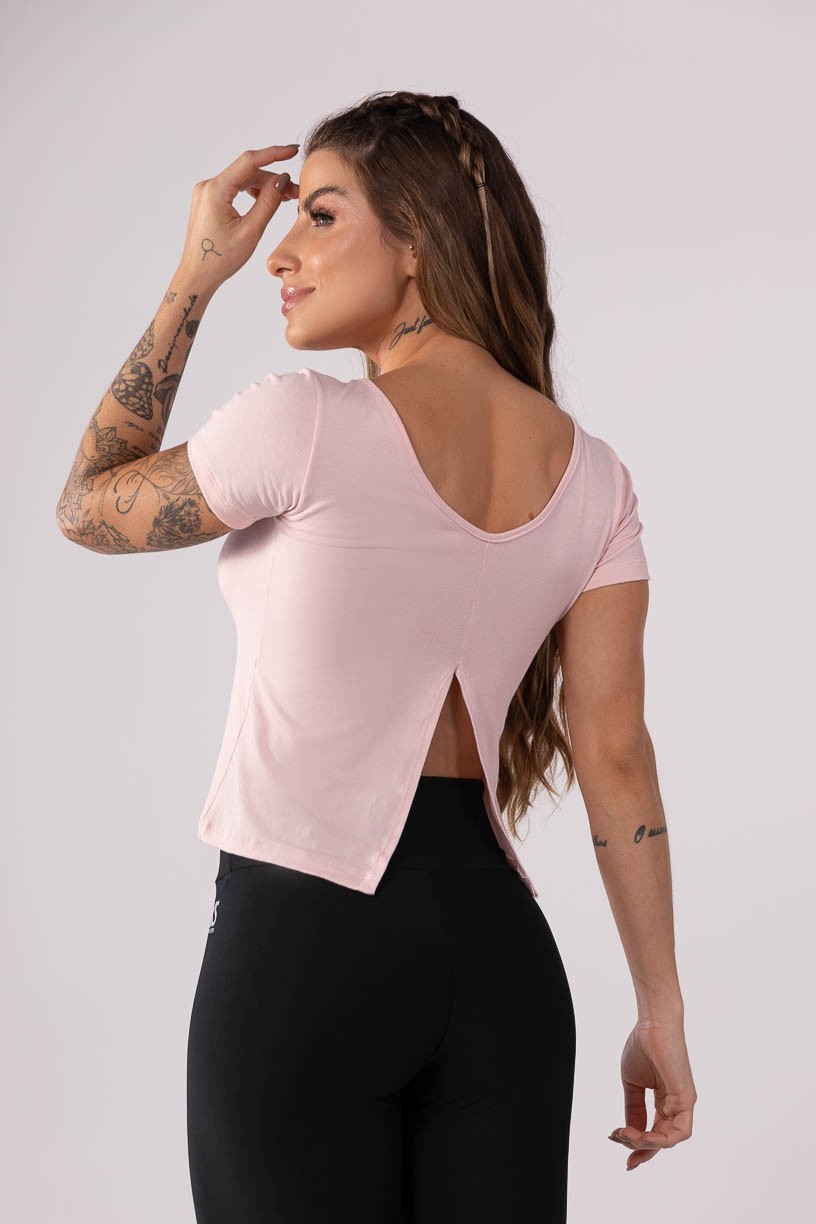 K3560-C_Blusa_com_Detalhe_nas_Costas_Rosa_Claro__Ref:_K3560-C