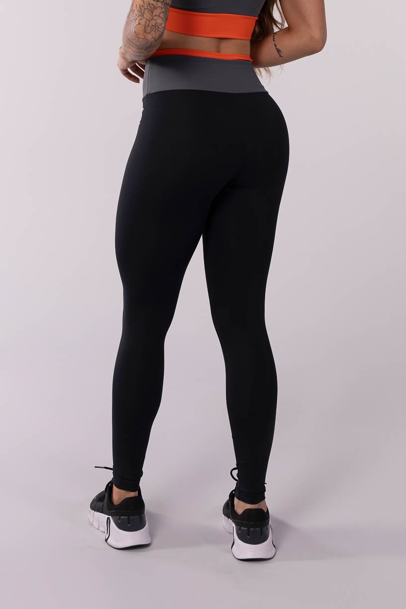 K3720-A_Calca_Legging_com_Cos_em_Detalhe_Contrastante_Preto__Laranja__Laranja__Ref:_K3720-A