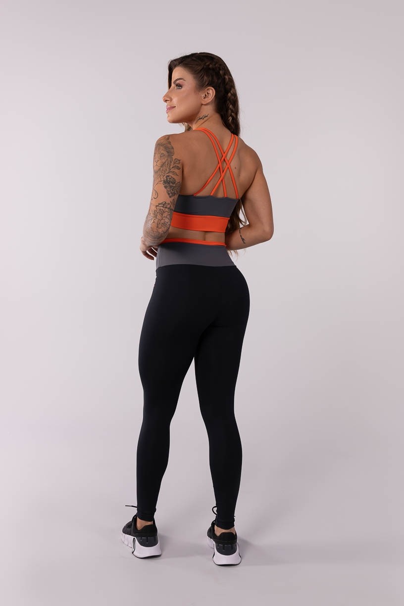 K3720-A_Calca_Legging_com_Cos_em_Detalhe_Contrastante_Preto__Laranja__Laranja__Ref:_K3720-A