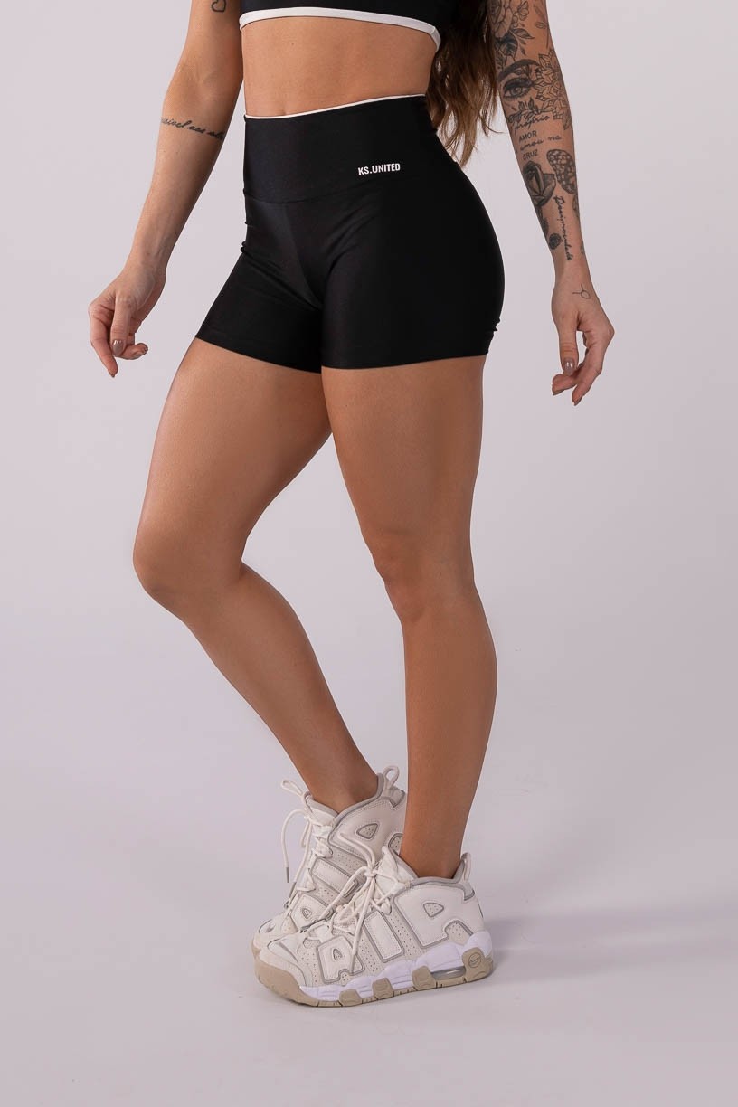 K3715-A_Short_com_Cos_Interno_Contrastante_Preto__Branco__Ref:_K3715-A