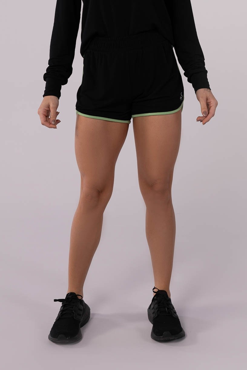 K3734-A_Short_com_Barra_em_Vies_Contrastante_Preto__Verde__Ref:_K3734-A