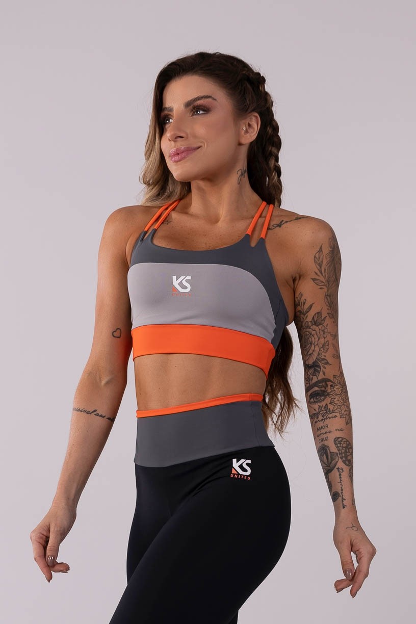 K3719-A_Top_com_Alcas_Duplas_e_Recortes_Contrastantes_Cinza__Laranja__Laranja__Ref:_K3719-A