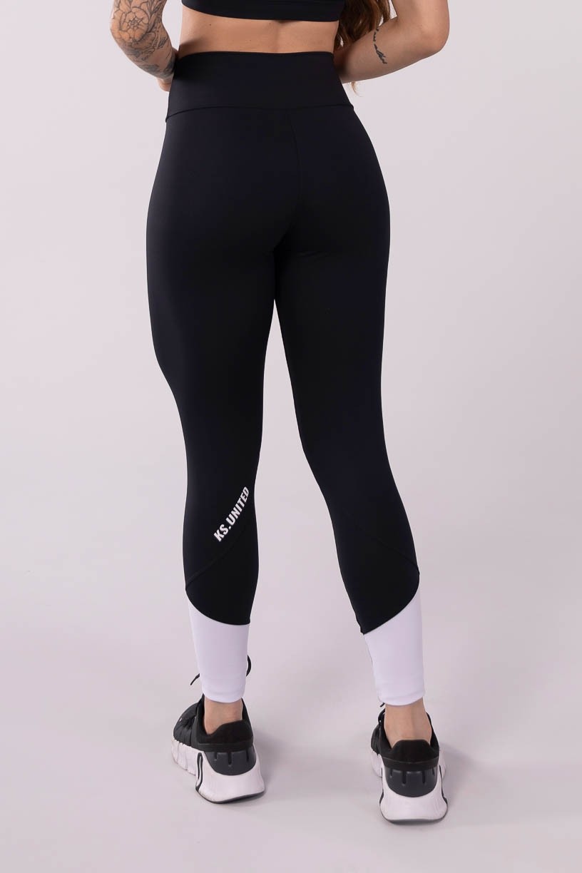 K3582-A_Calca_Legging_com_Recorte_Triangular_Preto__Branco__Ref:_K3582-A