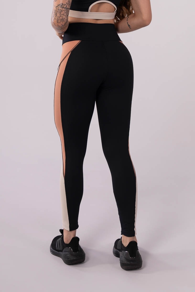 K3599-A_Calca_Legging_com_Recorte_Tricolor_Preto__Nude__Off-White__Ref:_K3599-A