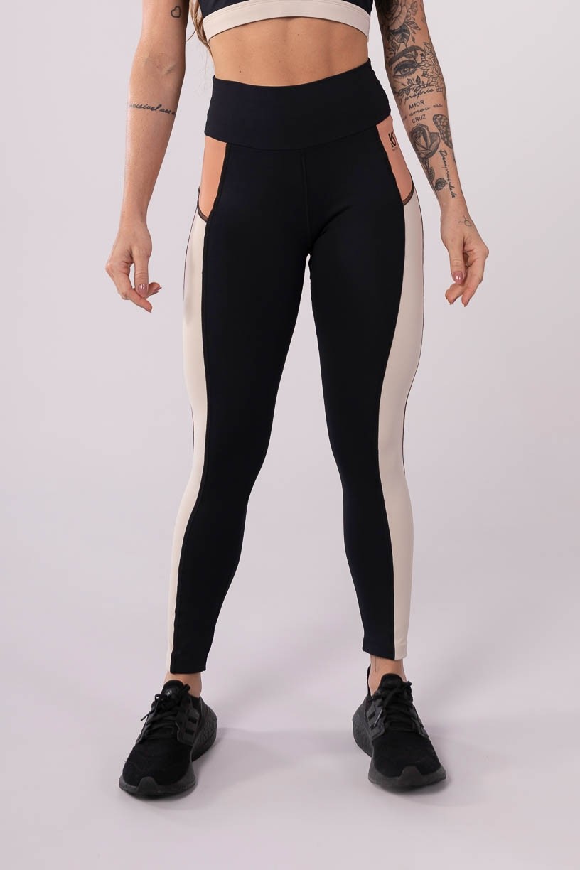 K3599-A_Calca_Legging_com_Recorte_Tricolor_Preto__Nude__Off-White__Ref:_K3599-A