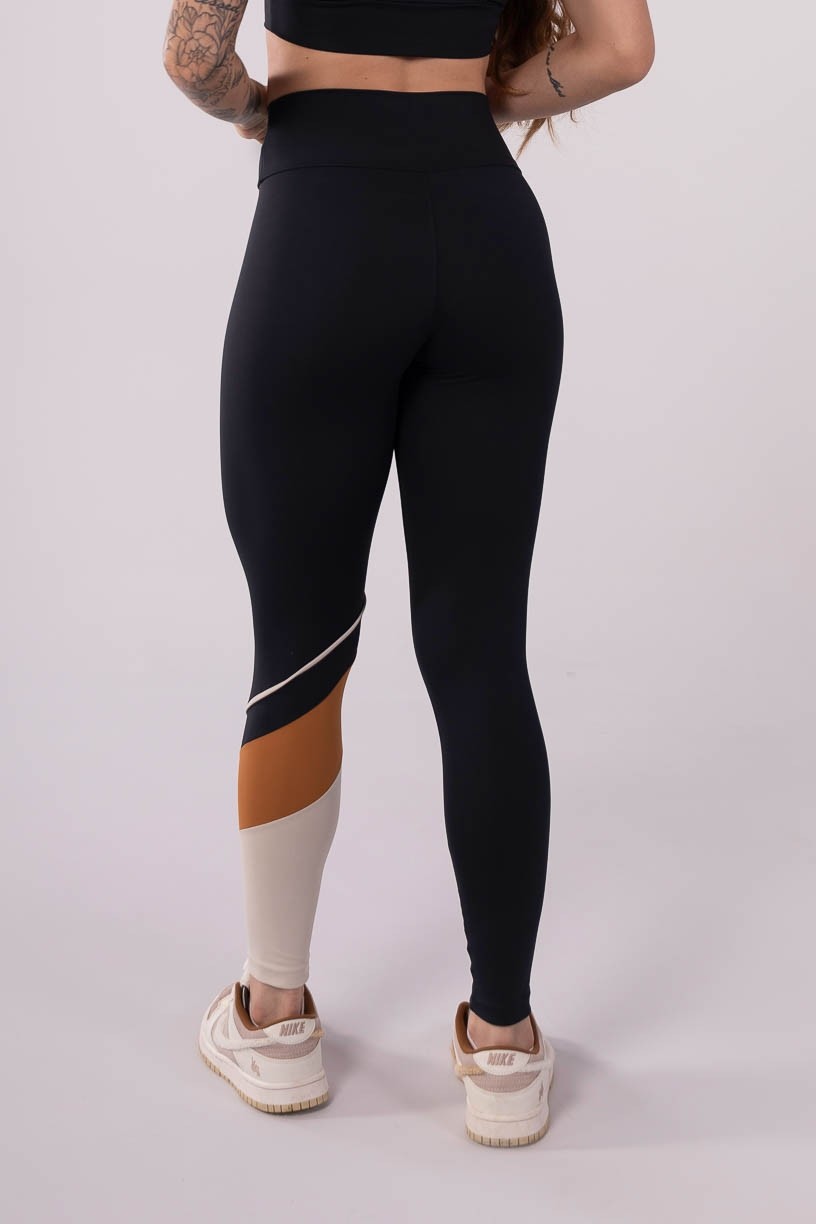 K3686-A_Calca_Legging_Tricolor_com_Vivo_Preto__Off-White__Marrom__Ref:_K3686-A