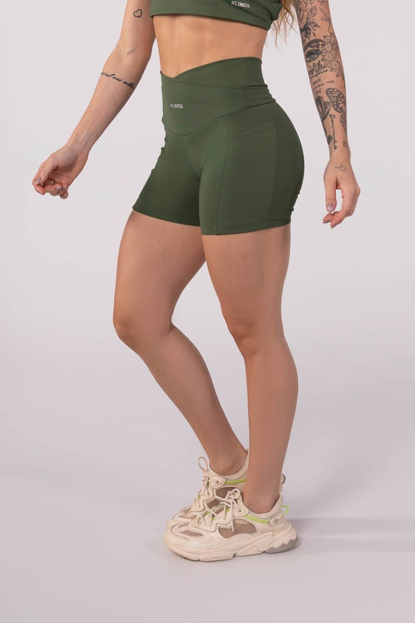 K3446-C_Short_com_Franzido_e_Bolso_Verde_Militar__Ref:_K3446-C