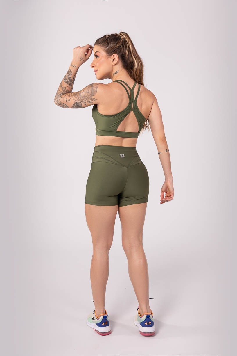 K3777-C_Short_com_Cobertura_no_Cos_Costas_Verde_Militar__Ref:_K3777-C