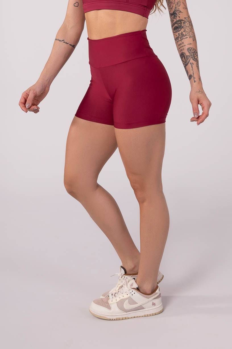 K3777-D_Short_com_Cobertura_no_Cos_Costas_Vinho__Ref:_K3777-D
