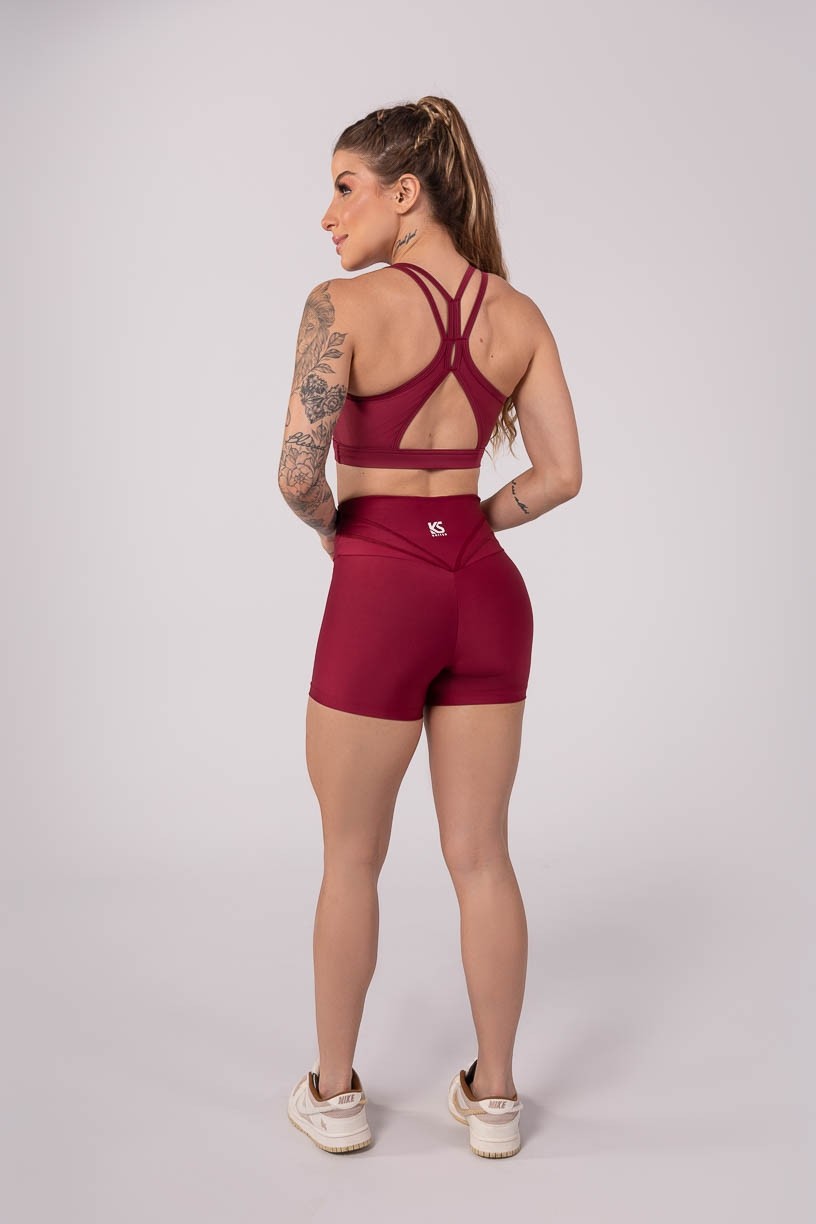 K3777-D_Short_com_Cobertura_no_Cos_Costas_Vinho__Ref:_K3777-D