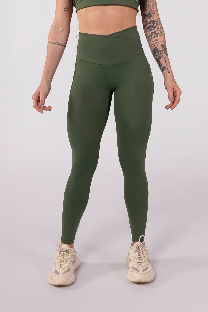 K3445-E_Calca_Legging_com_Franzido_e_Bolso_Verde_Militar__Ref:_K3445-E