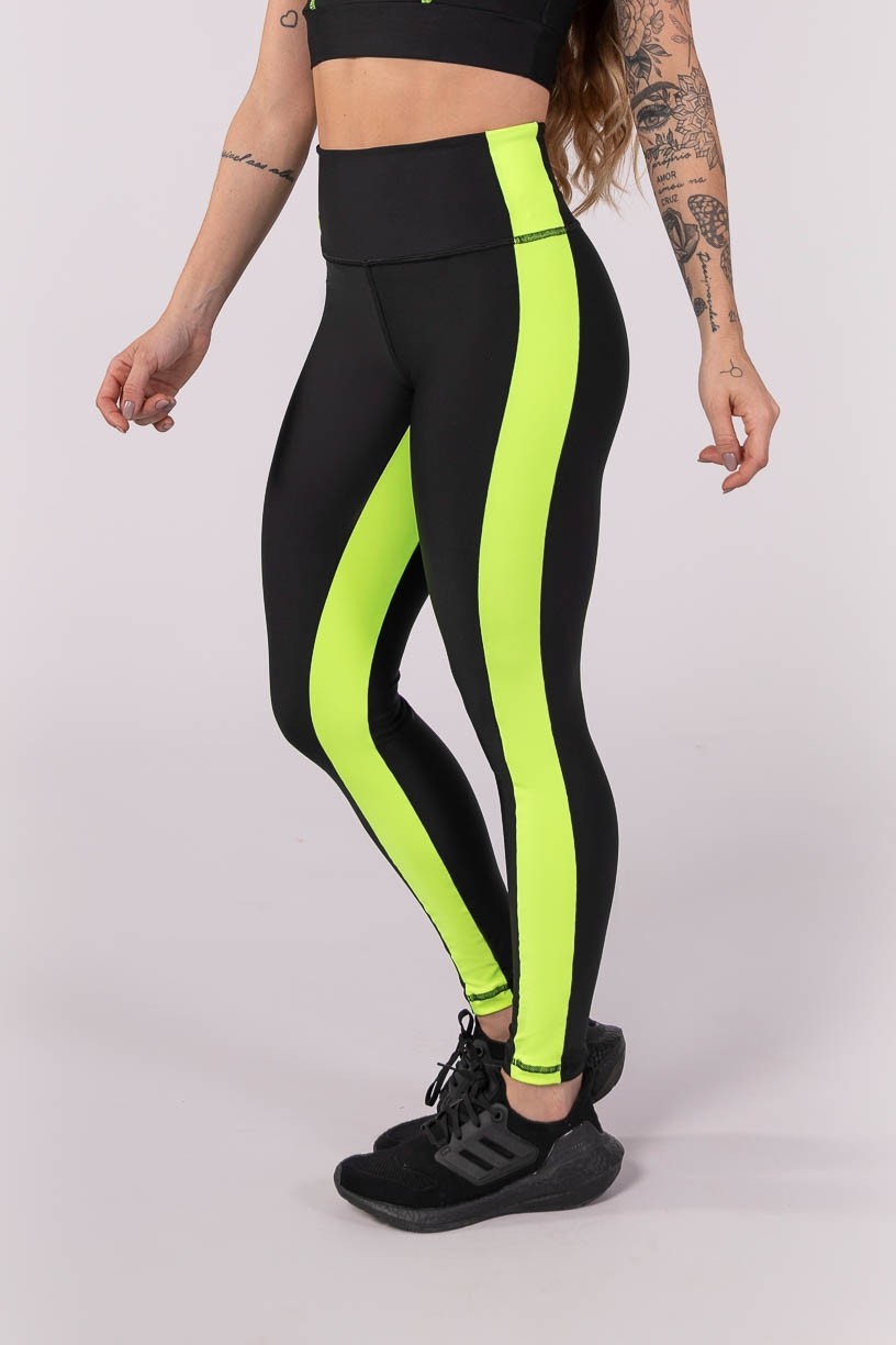 K3752-A_Calca_Legging_com_Faixa_Na_Lateral_e_Entrepernas_Preto__Amarelo_Neon__Ref:_K3752-A