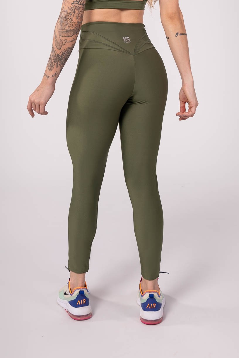 K3776-C_Calca_Legging_com_Cobertura_no_Cos_Costas_Verde_Militar__Ref:_K3776-C