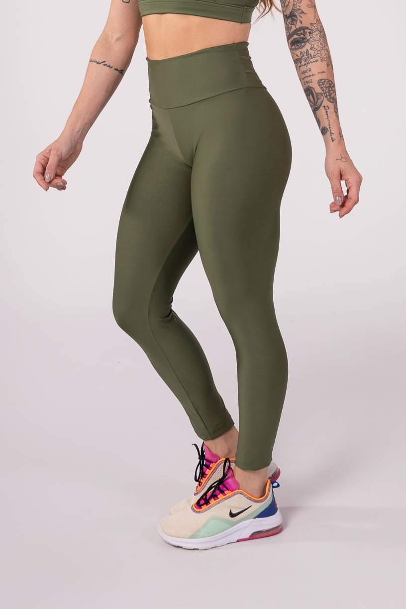 K3776-C_Calca_Legging_com_Cobertura_no_Cos_Costas_Verde_Militar__Ref:_K3776-C