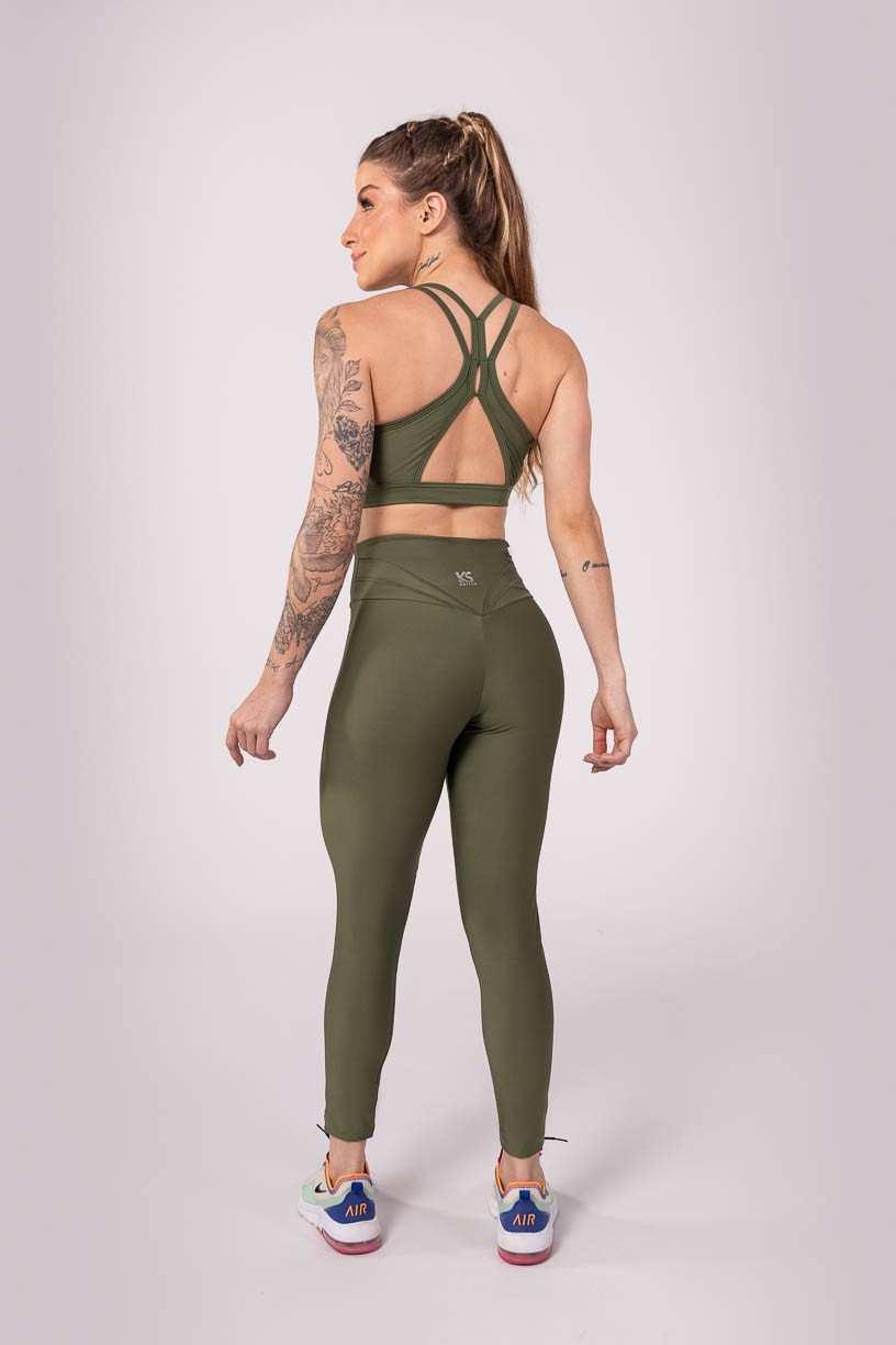 K3776-C_Calca_Legging_com_Cobertura_no_Cos_Costas_Verde_Militar__Ref:_K3776-C