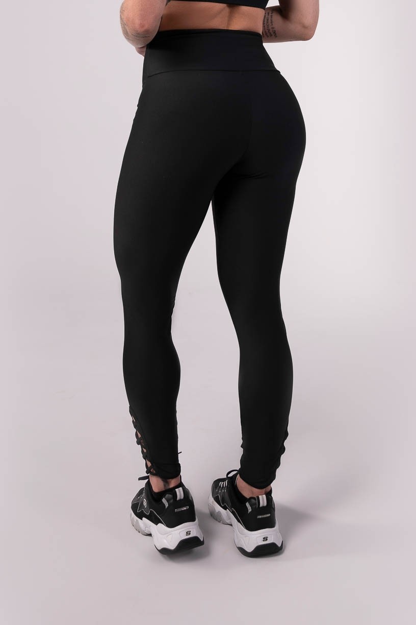 K3802-A_Calca_Legging_com_Detalhe_Cruzado_na_Barra_Preto__Ref:_K3802-A