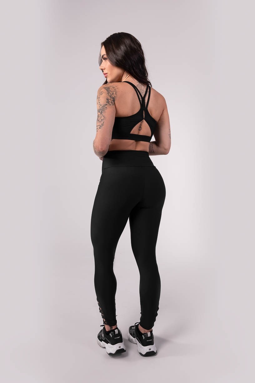 K3802-A_Calca_Legging_com_Detalhe_Cruzado_na_Barra_Preto__Ref:_K3802-A