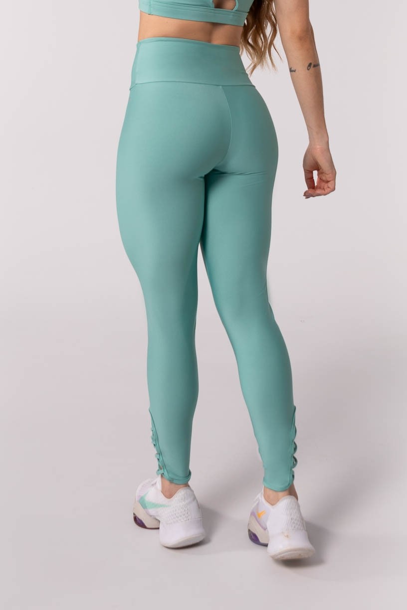 K3802-B_Calca_Legging_com_Detalhe_Cruzado_na_Barra_Verde__Ref:_K3802-B