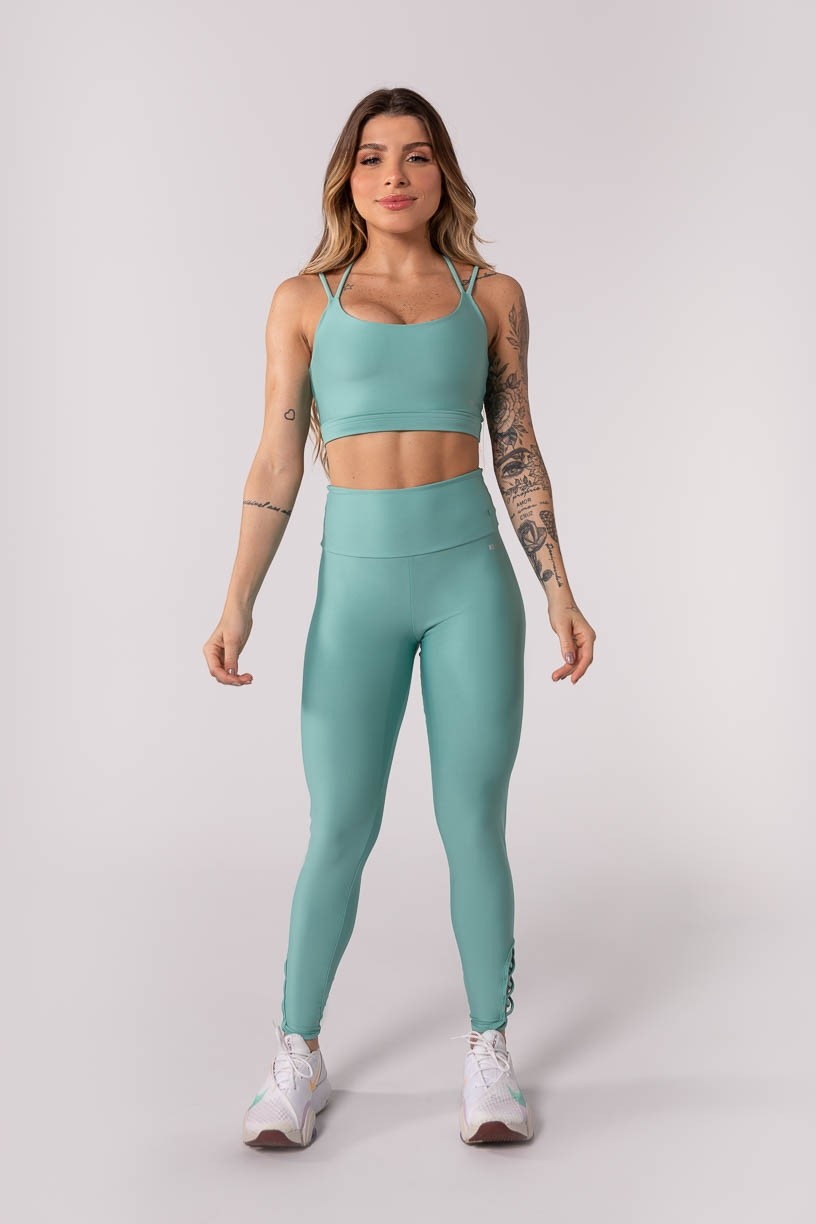 K3802-B_Calca_Legging_com_Detalhe_Cruzado_na_Barra_Verde__Ref:_K3802-B