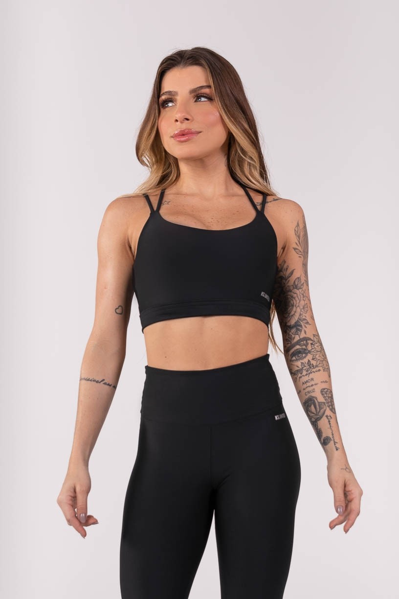 K3801-A_Top_com_Detalhes_de_Alcas_nas_Costas_Preto__Ref:_K3801-A