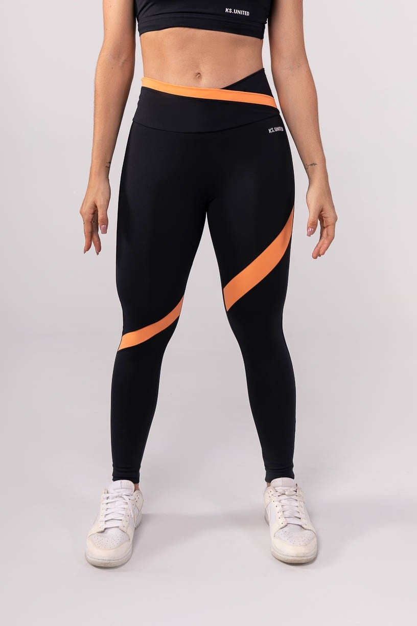 K3744-A_Calca_Legging_com_Recortes_Assimetricos_Preto__Coral__Ref:_K3744-A