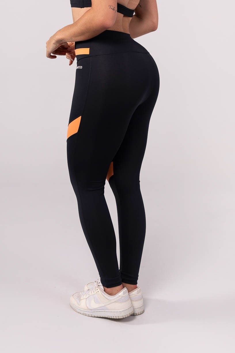 K3744-A_Calca_Legging_com_Recortes_Assimetricos_Preto__Coral__Ref:_K3744-A